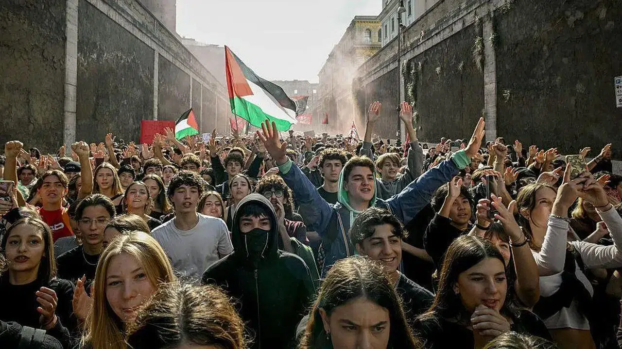 İtalya'da 50'den fazla ilde genel grev: Güvenlik artırıldı