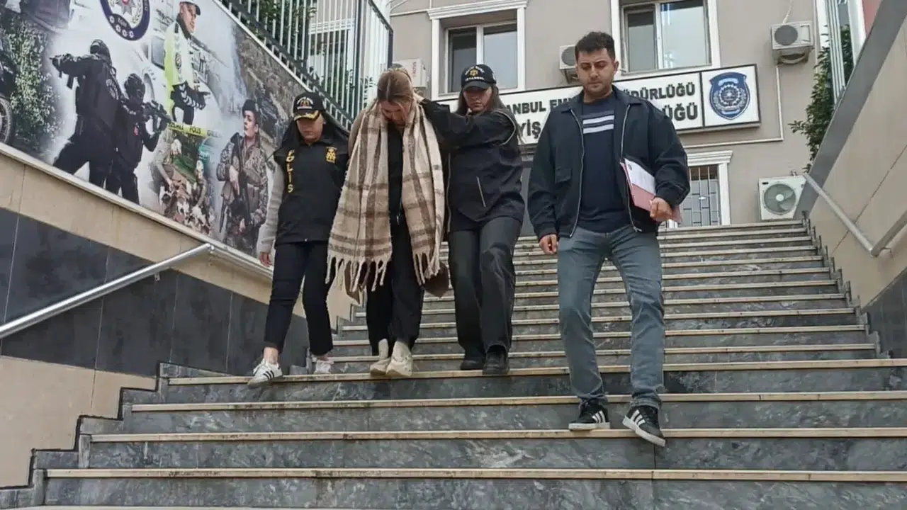 17 yıl hapis cezasıyla aranıyordu: Firari çatıda yakalandı