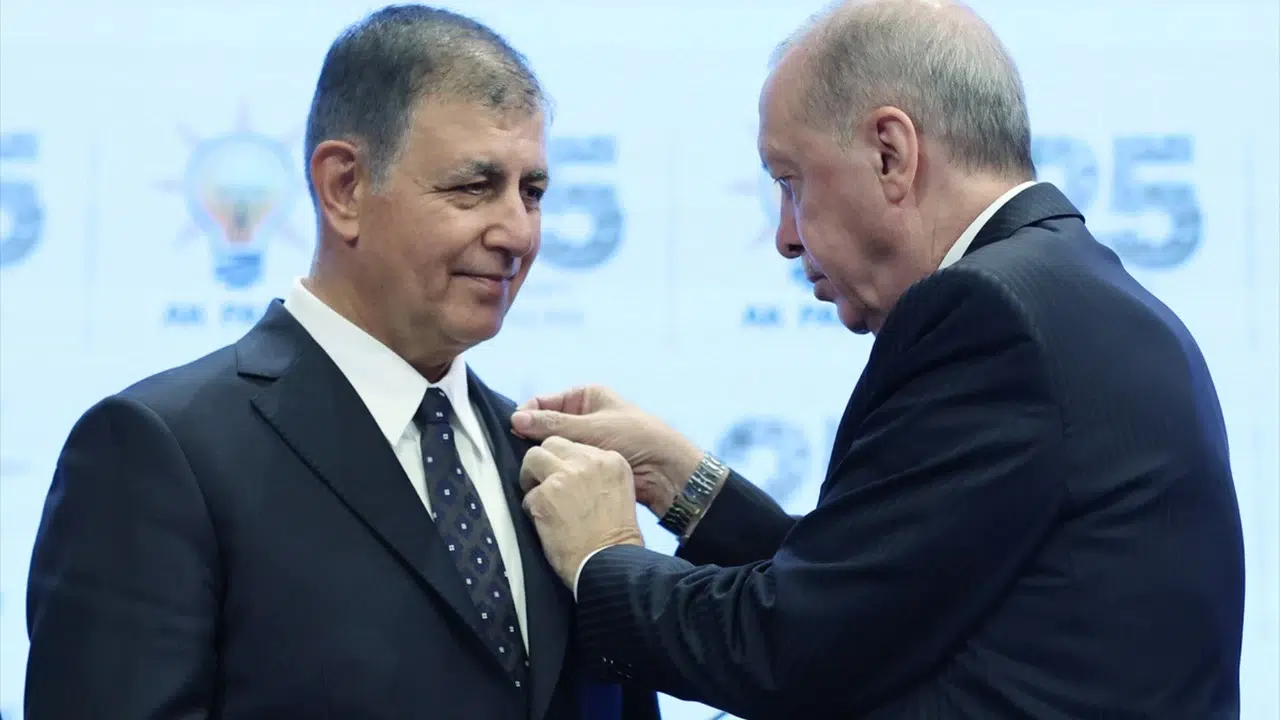 Cemil Tugay AK Parti'ye katılım sürecini başlatan görüşmeyi açıkladı