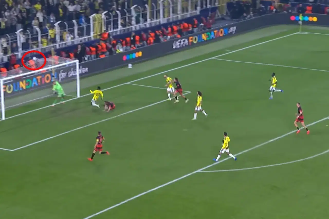 Fenerbahçe'ye 90. Dakika Şoku! Slavia Prag Beraberliği 1,4 Milyon Euroya Mal Oldu