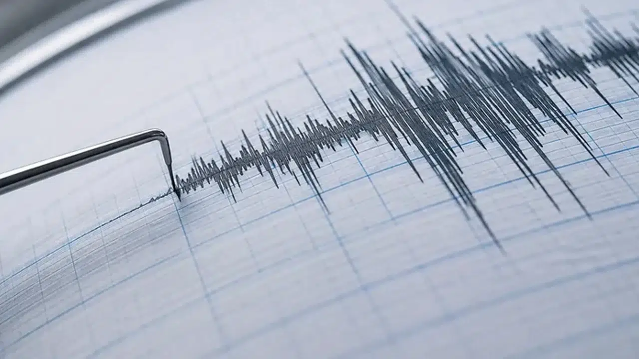 Peş peşe deprem! 6,9 ve 6,3 büyüklüğünde sarsıntı