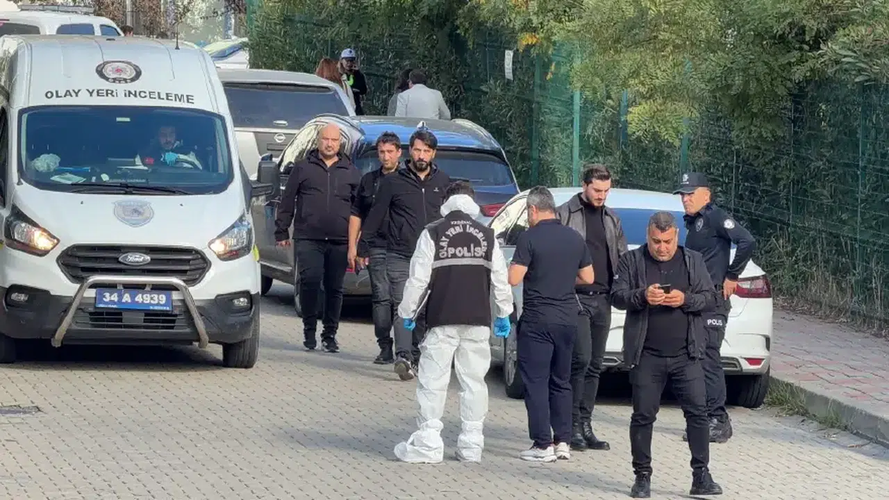 Başakşehir'de okulda bıçaklı saldırı: 1 öğrenci yaşamını yitirdi
