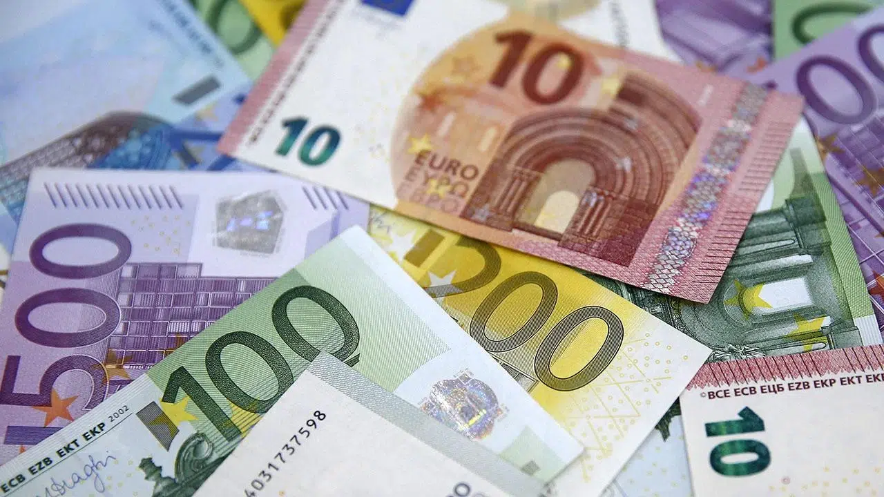 Dolar ve Euro uçuşa geçti! 15 Ekim 2026 güncel döviz kurlarında Euro yükseldi