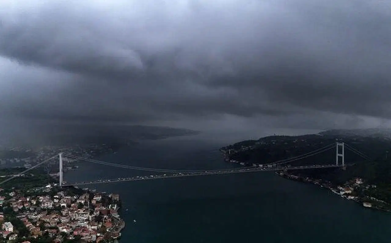 İstanbul Valiliği sağanağın bilançosunu açıkladı: 1277 su baskını, 15 heyelan, 47 mahsur kalma