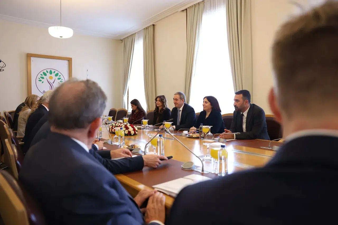 Bakırhan, Lüksemburg Parlamento heyeti ile görüştü