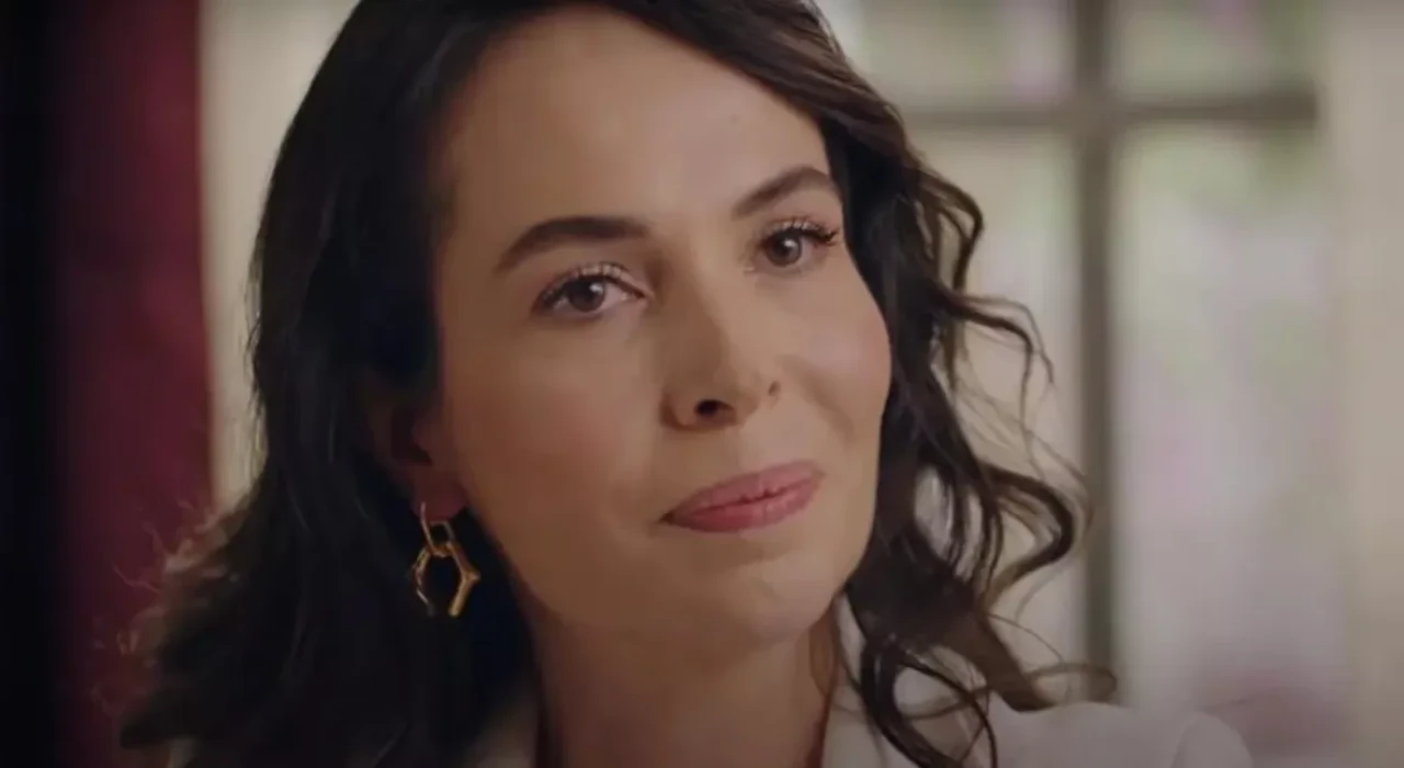 Sevdiğim Sensin'in İnci'si Esra Ronabar kimdir, kaç yaşında ve hangi dizilerde oynadı?