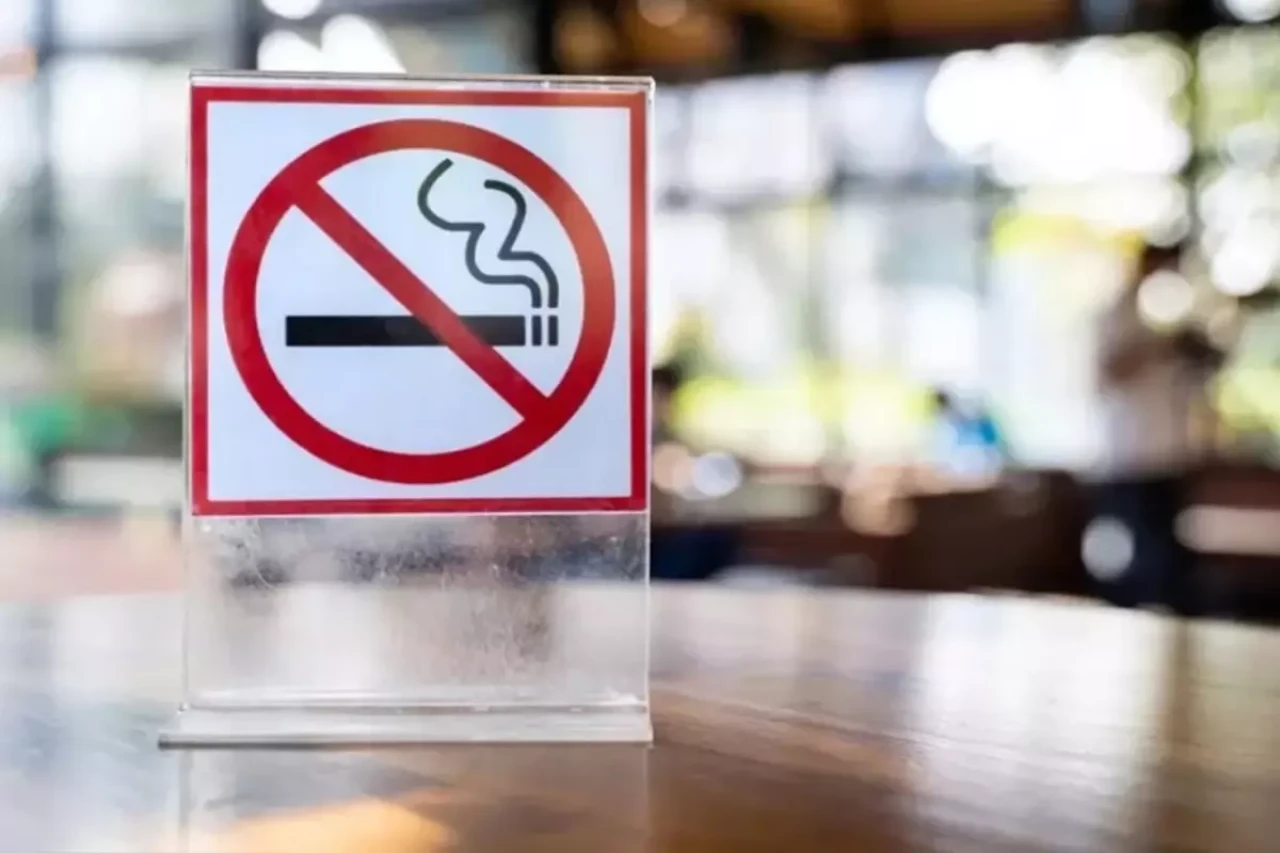 Üçüncü sigara grubuna da zam geldi: Yeni tarife yarından itibaren geçerli olacak.