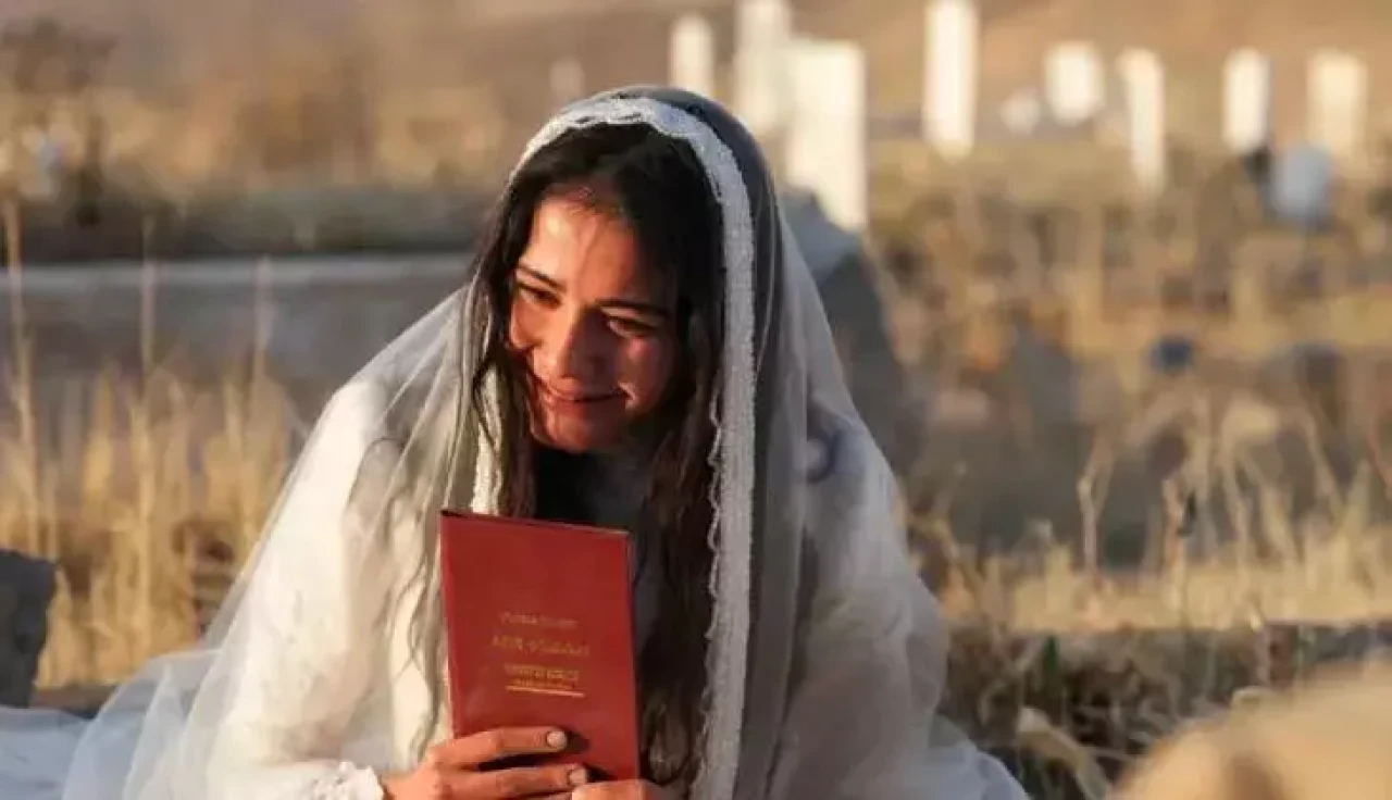 Sevdiğim Sensin dizisinin Dicle'si Helin Kandemir kimdir, kaç yaşında? Kariyer özeti