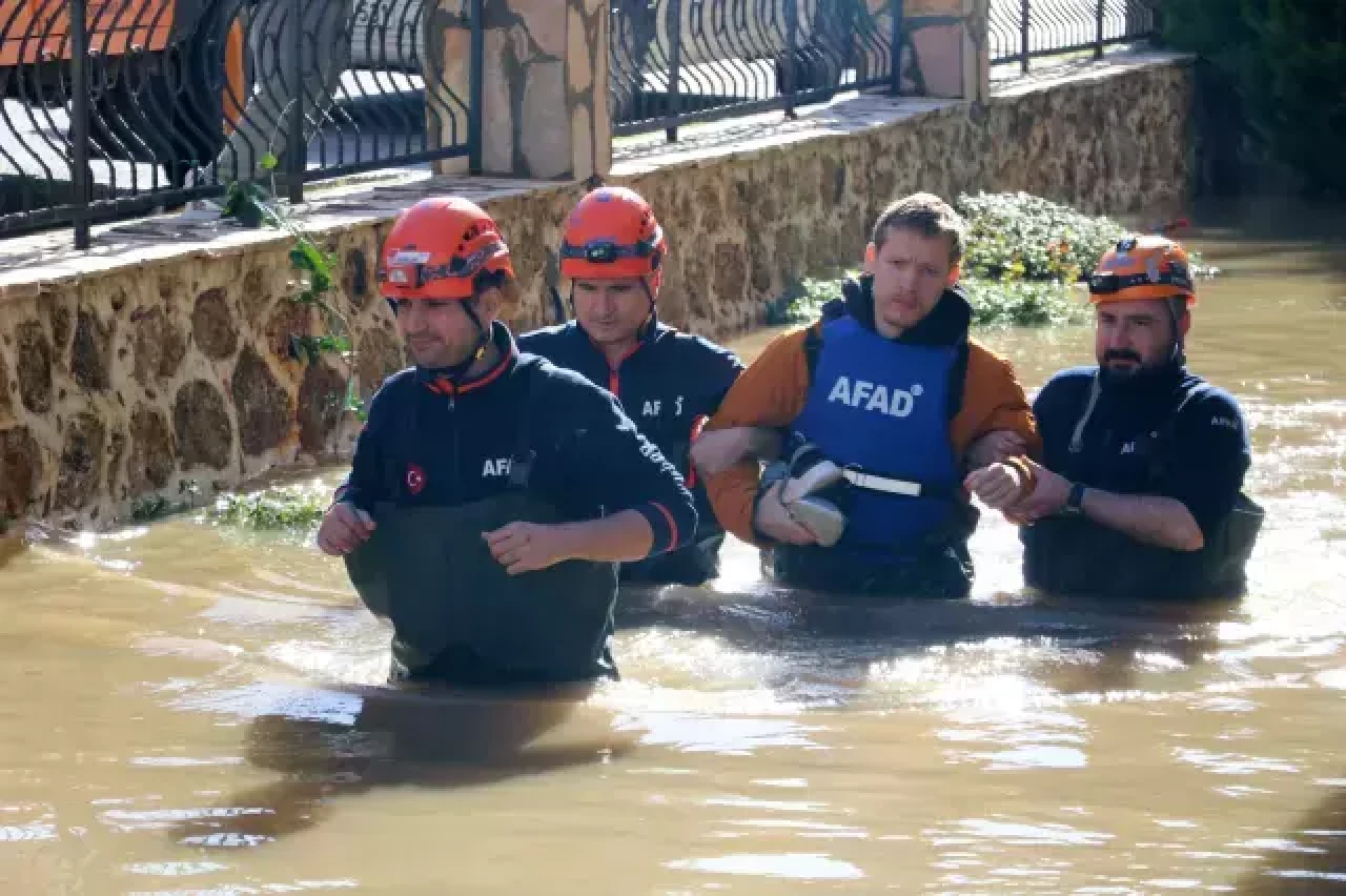 Antalya’da 24 saatte metrekareye 74,4 kilogram yağış düştü