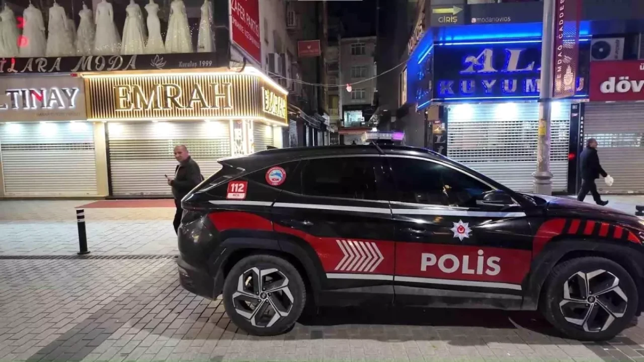 Kuyumcuda silah kazası: Doldur-boşalt yaparken iş arkadaşını vurdu