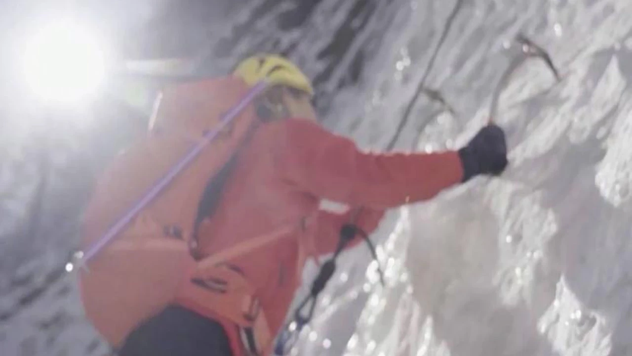 Everest tırmanışında yeni dönem: 7 bin metre şartı getirildi