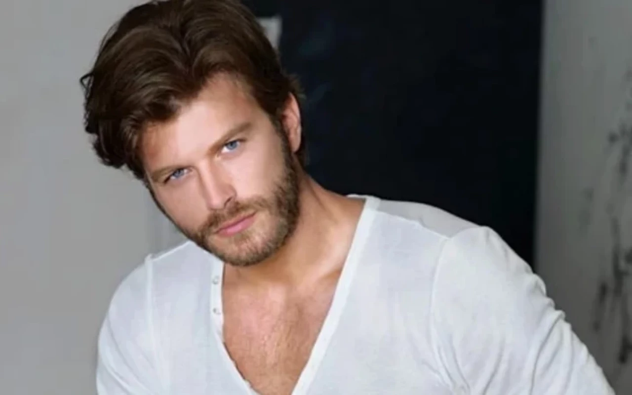 Kıvanç Tatlıtuğ paylaştı sanal medya yıkıldı: "Hep en yakışıklı"