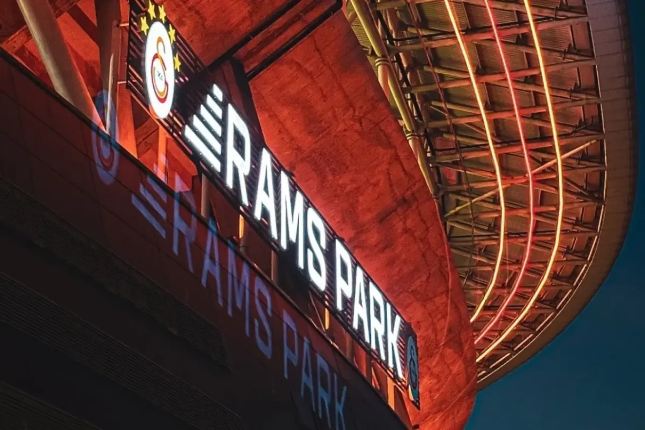Galatasaray Stadı yenileniyor: 53 binlik stat 65 bine ulaşıyor