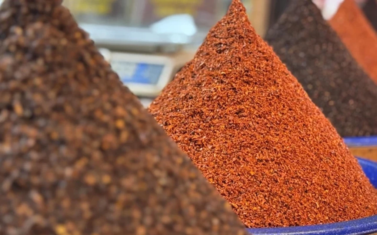 Ünlü baharatçının pul biberinde boya çıktı: Bakanlık taklit-tağşiş listesinde yayımladı