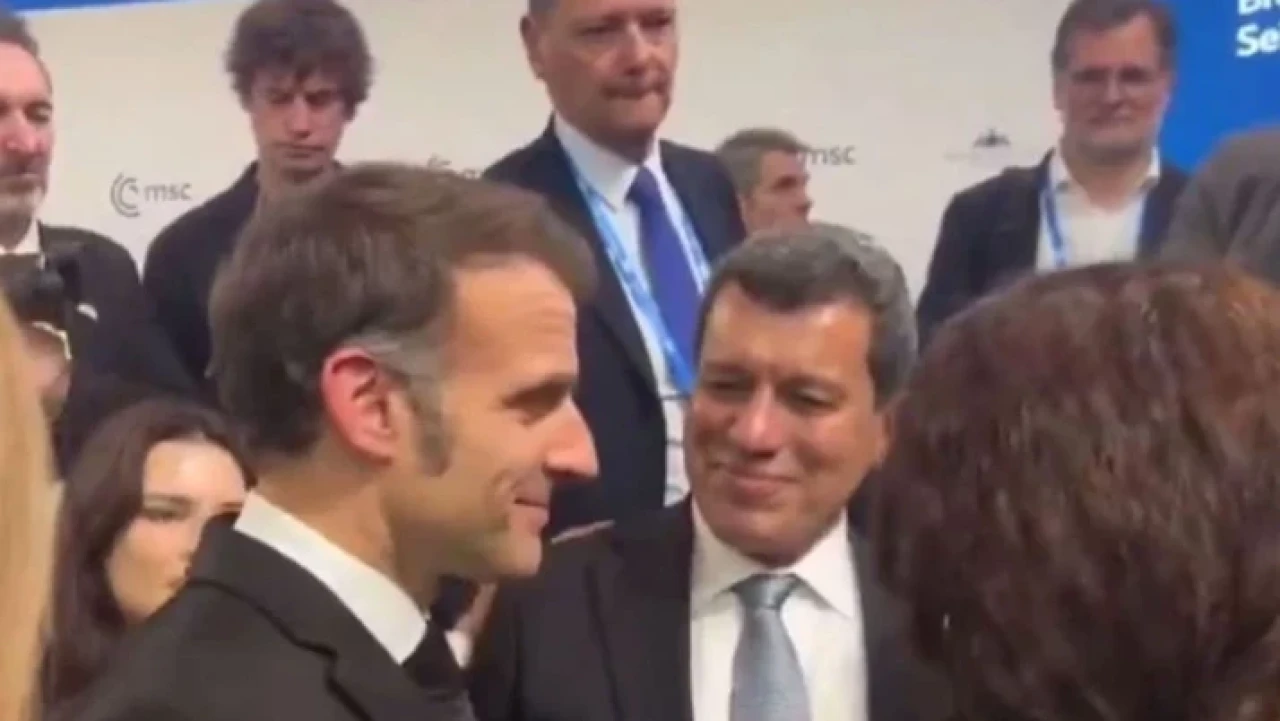Fransa Cumhurbaşkanı Macron ile YPG elebaşı Mazlum Abdi kucaklaştı