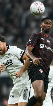 Beşiktaş Midtjylland maç özeti 1-0 Kartal tek golle galibiyete uzandı