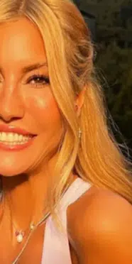 Çağla Şıkel sevgilisiyle Alaçatı'da görüntülendi