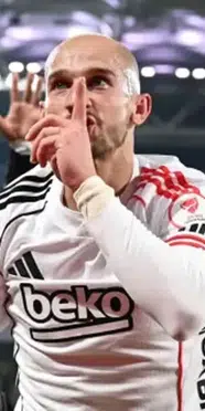 Trabzonspor'dan Beşiktaş'ın yıldızına transfer hamlesi iddiası: Gündemde Vaclav Cerny var