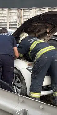 Eskişehir'de servisten çıkan araç dakikalar sonra alev aldı