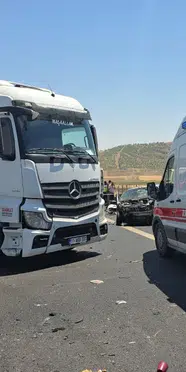 Otoyolu'da zincirleme kaza: Anne ve 3 yaşındaki oğlu hayatını kaybetti