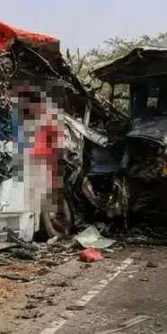 Nijer’de iki otobüs çarpıştı: 22 kişi hayatını kaybetti