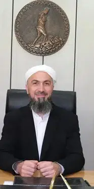 Sarıklı belediye başkanına ziyaretçi ilgisi: “Sarık işimi yapmama engel olmuyor”