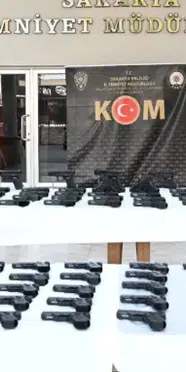 Sakarya’da silah kaçakçılığı operasyonu: 100 tabanca ele geçirildi
