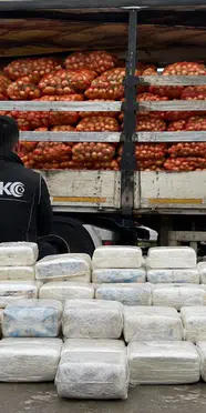 Ankara’da soğan torbalarında uyuşturucu operasyonu: 2 şüpheli gözaltına alındı