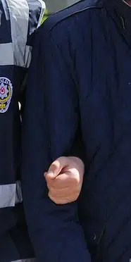 Otomobilin açılır tavanında yolculuk: 2 gözaltı, 4 bin 500 TL ceza
