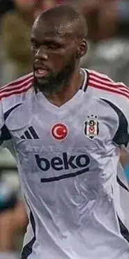 Beşiktaş’ta flaş ayrılık! KAP’a bildirildi, sözleşmesi feshedildi