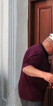 CHP Parti binasına çilingir yardımıyla girdiler!