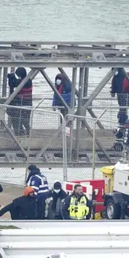 İngiltere-Fransa anlaşması: 4 bin 300’den fazla düzensiz göçmen engellendi