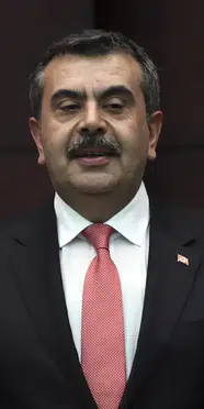 Bakan Tekin: “Herkesi matematik öğrenmeye zorlamamamız gerekiyor”