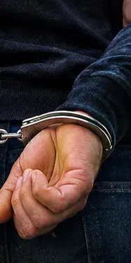 İzmir merkezli suç örgütü operasyonu: 3 ilde 36 şüpheli hakkında gözaltı kararı