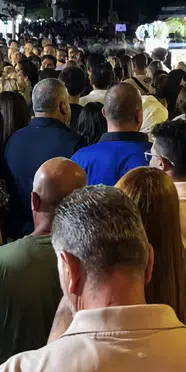 Alaçatı’da tatilci yoğunluğu: Tarihi sokaklarda yürümek zorlaştı