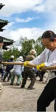400 tonluk Hirosaki Kalesi insan gücüyle kaydırıldı