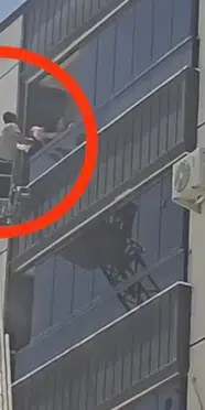 Mardin'de apartman yangını: 3 kişi dumandan etkilendi