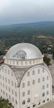 Bandırma'da caminin kubbesi şiddetli poyrazdan zarar gördü