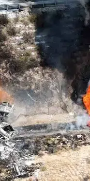 Nevşehir'de tır şarampole devrildi: Sürücü yaşamını yitirdi