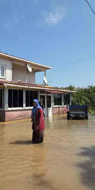 Çarşamba'da sağanak yağış: Ev ve tarım arazilerini su bastı