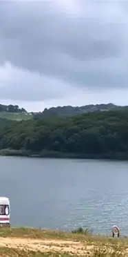 Sakarya’da gölette kayık alabora oldu: 2 kişi kurtarıldı