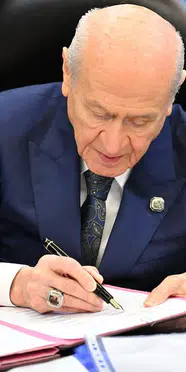 MHP lideri Bahçeli'nin imzaladığı teklife İzzet Ulvi Yönter imza atmadı