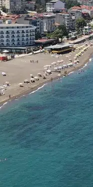 Düzce'de olumsuz hava şartları nedeniyle denize girmek yasaklandı: