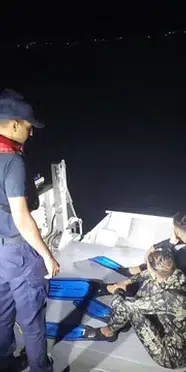 Bodrum açıklarından Yunan Adası'na yüzerek geçmeye çalışan 2 göçmen yakalandı