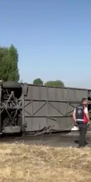 Afyonkarahisar’da yolcu otobüsü devrildi: 22 yaralı