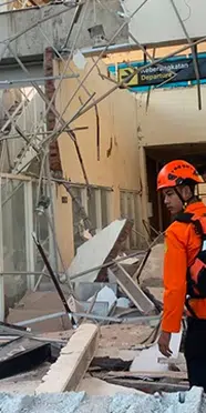Endonezya depremi kaç kişi öldü, tsunami oldu mu? Flores'te saatlere karşı yarış