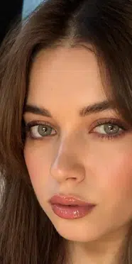 Afra Saraçoğlu İstanbul Havalimanı’nda gözaltına alındı