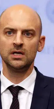 Fransa Dışişleri Bakanı Barrot'ya öğrenci protestosu