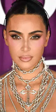 Kim Kardashian Paris’te silahlı soyguna uğramıştı: Mahkemeden 1 euro tazminat kararı