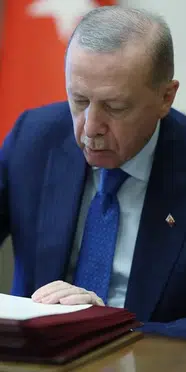 Cumhurbaşkanı Erdoğan'ın masasındaki son anket! AK Partili isim rakam verdi